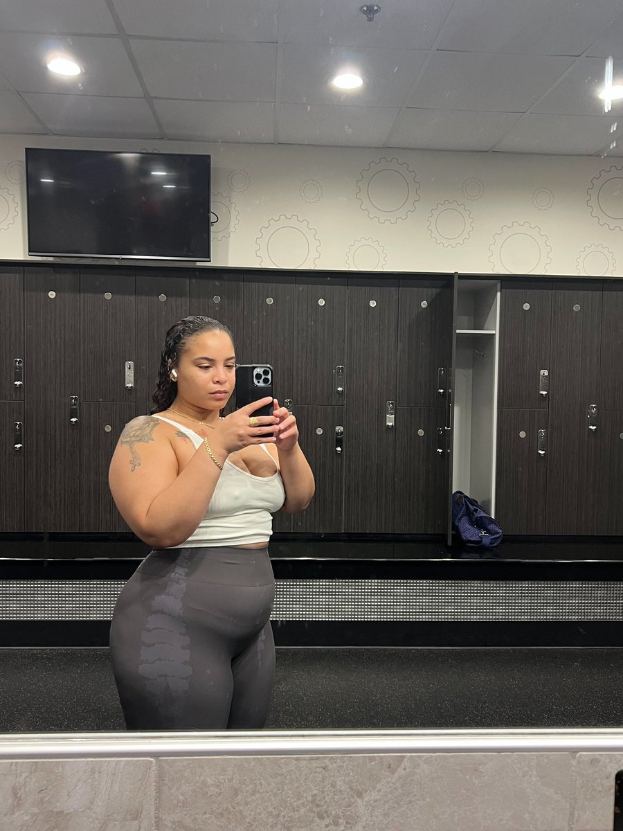 The 1st Of Her Name 🐉 tweet media