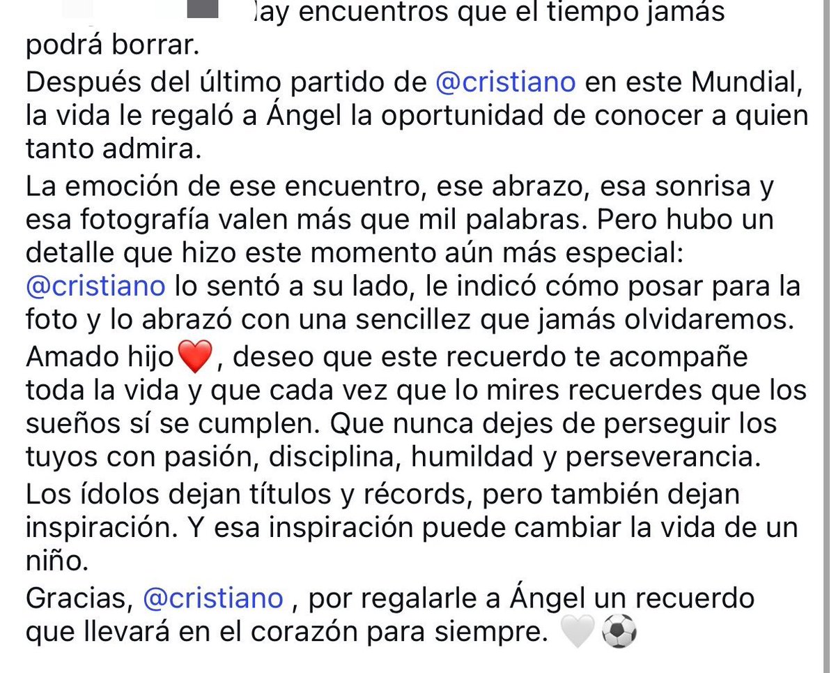 madrid_total2's tweet photo. Cristiano Ronaldo se tomó foto con un niño después del partido vs España.

El mensaje que pone su madre es muy emotivo.
🥹🤍 https://t.co/lanpuNABoA