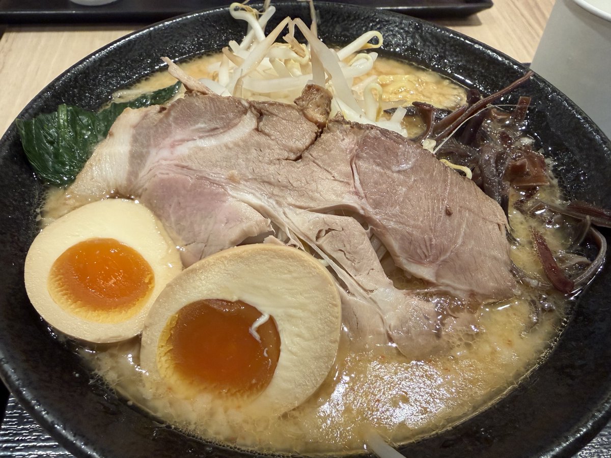 st_accel's tweet photo. 次に、ラーメンからのクラフトビールを飲みます。
(※学会に来ています。) https://t.co/SsJrxq19Vu