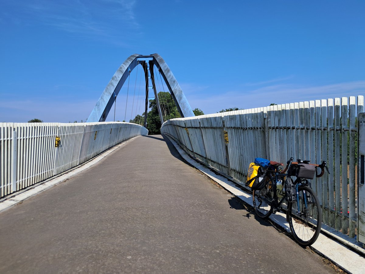 CB_cycles's tweet photo. Another bike check done, in 36°c heat this time. But also needed to get another bottle cage for my tools, get some electrolyte tabs & collect my train tickets for today.... 🚴♂️🌞😎🔥 #cycling #GenesisBikes #LEJOG https://t.co/Oa73vlZ8de