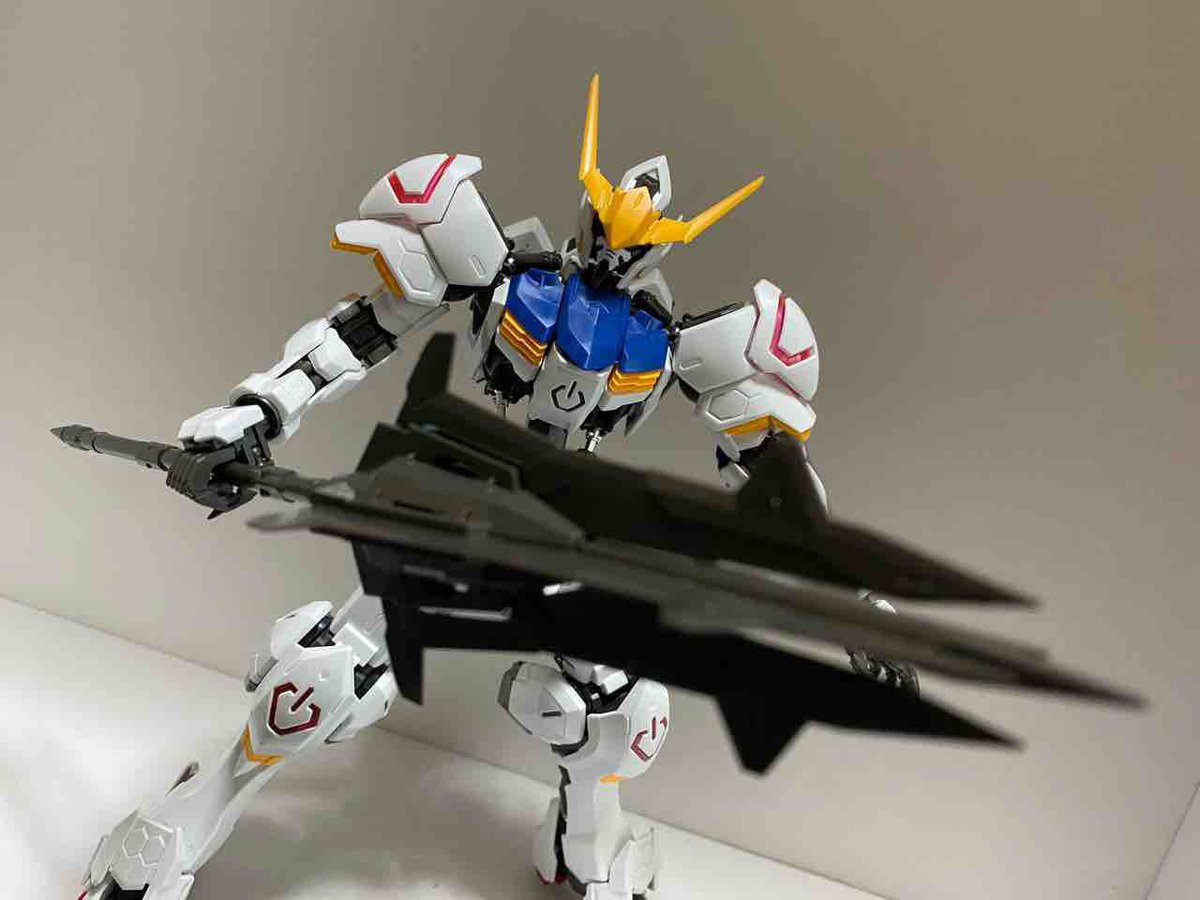 iyashiguma's tweet photo. バルバトスの拡張パーツも瞬殺されるこんな世の中じゃ〜ポイズン
#ガンプラ https://t.co/U8MM0bR5Kn