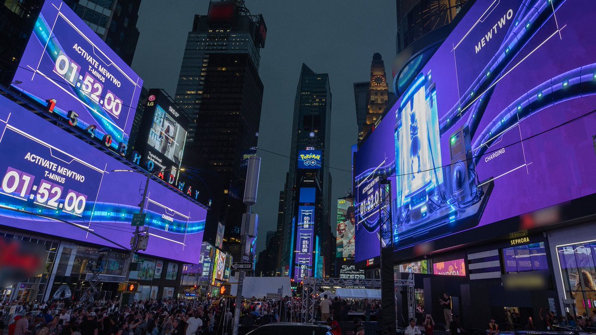 PokemonGoAppIN's tweet photo. Here’s a look at some of the biggest moments from our surprise celebration in New York City. 📸✨
Swipe through and see how Trainers celebrated 10 years of adventure together.
#PokemonGO10 https://t.co/8XDa3SCWPX