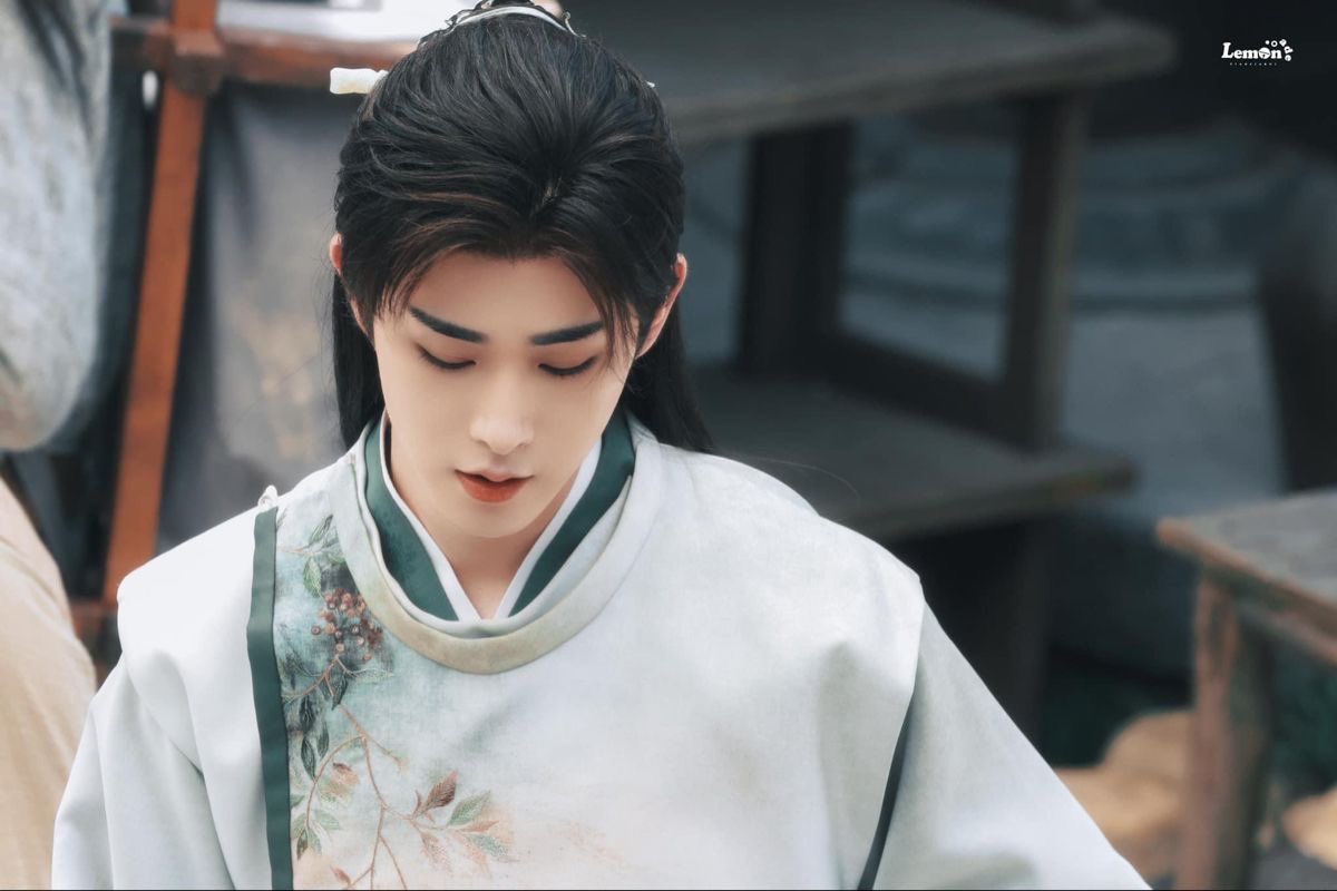 Angelic__hl's tweet photo. #เหยียนเถียน 

แคว้นชิงมีบุรุษรูปงาม ความงามนั้นผิดแผกไปจากสามัญจนไม่อาจจะปล่อยให้ใครได้ยล
‘เหยียนเจี้ยง’ จึงต้องถูกซุกซ่อนไว้ในตำหนักลับห่างไกลผู้คน มิได้เห็นเดือนเห็นตะวัน

���ระทั่งคืนหนึ่ง ‘จ้าวแห่งแดนต้องคำสาป หัวหรงเจี้ยน’ ยกทัพเข้าห้ำหั่นแคว้นชิงรวดเร็วอละรุนแรงปานสายอัศนี https://t.co/S0kbm1zsgo