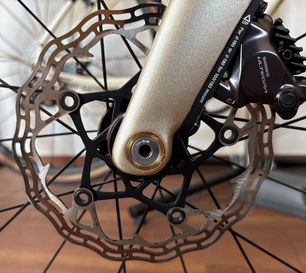 EuroadB's tweet photo. GALFERブレーキローター入荷してます❗️
歪みにくくしっかり止まれます👍
ウェーブ形状にサメのせびれのようなディテールが内側にあります🦈 https://t.co/JONgt9LsOK