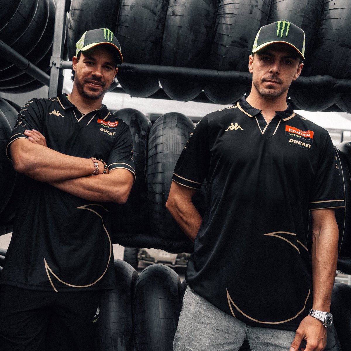 DSetagaya's tweet photo. 【ダイネーゼ東京世田谷 商品紹介】
Pertamina Enduro VR46 Racing Team( @vr46racingteam )が、
26年Mugello GPにて着用したスペシャルモデル"VR46 RACING TEAM SPECIAL MUGELLO"が世田谷店に入荷しました！

入荷数はごく僅かとなっておりますのでお早めにご来店下さいませ。

#ダイネーゼは2年保証 https://t.co/DwqKrZXUny