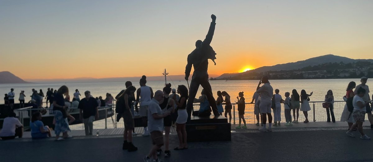 GmurHelen's tweet photo. It is as it is.
#Sunset #Montreux #LacLeman #FreddyMercury #Statuev #Switzerland
#Friday #Happy #weekend
#Heat #wave #tropical #bights
Please stay hydrated! https://t.co/2z92H5rkrJ