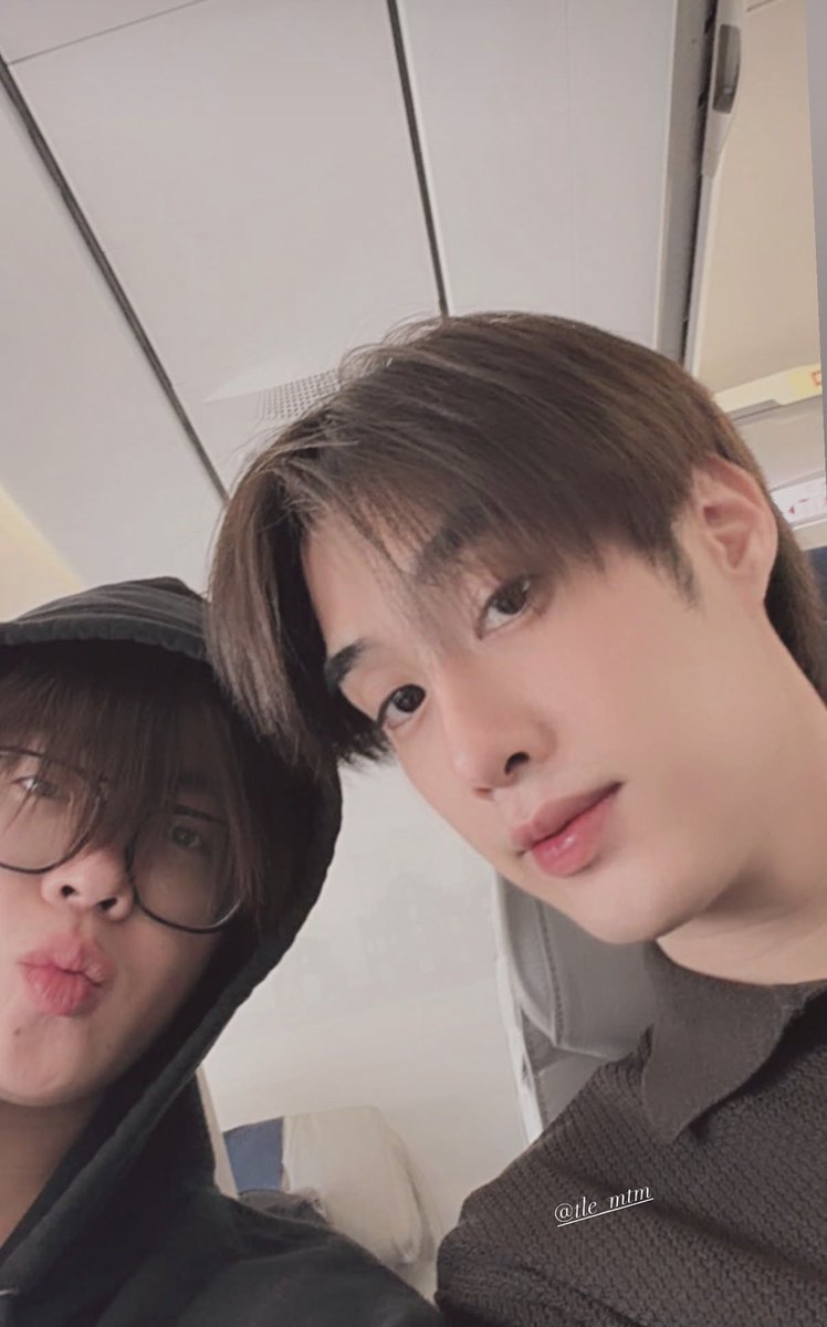 firstonefanclub's tweet photo. 𝐔𝐏𝐃𝐀𝐓𝐄  𝐈𝐆  𝐒𝐓𝐎𝐑𝐘 : firstone.wank 

#FirstoneStories | 10-07-2025

sf น้าาา 🩷💚✈️

@firstone_wnk #Firstone 🫶🏻🎤 
εїз #เติ้ลเฟิร์สวัน #TleFirstone  εїз https://t.co/goPkRaQWtI