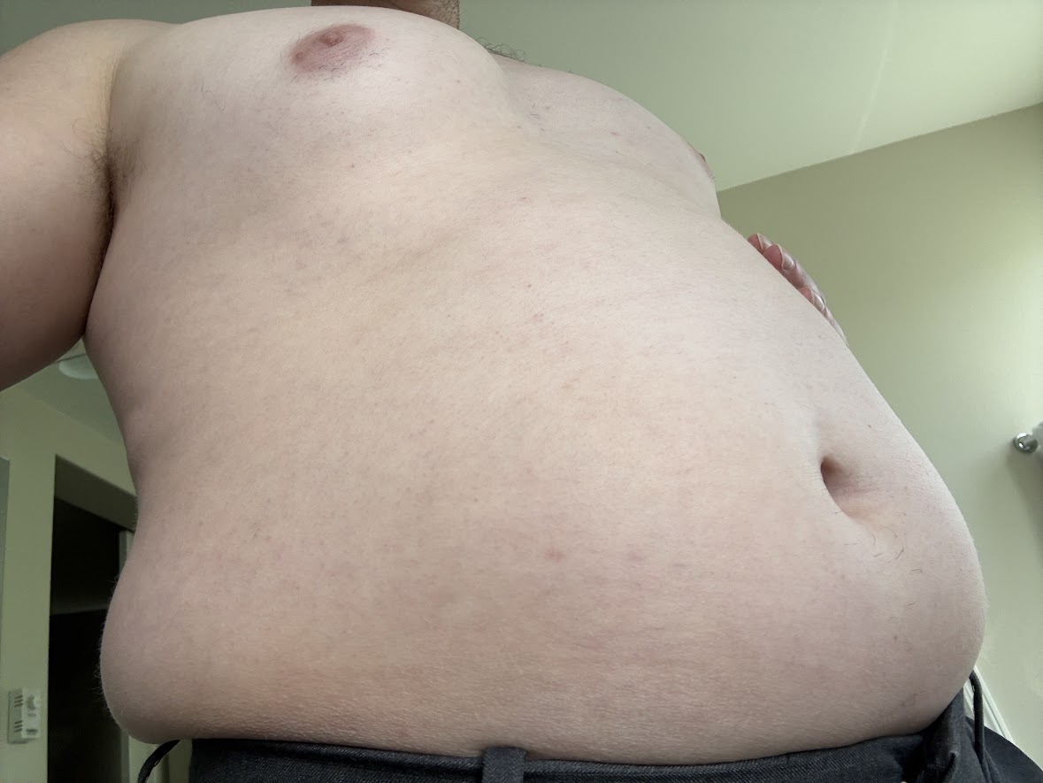 KingBob184615's tweet photo. What an insatiable appetite and no regard for health does to a body ๐คญ
#fatty #fatter #feedee #feederism #bbw #fatliberation #bellyinflation #fatbelly #bigbelly #feedme #bodyinflation https://t.co/ubnqa0KTvs
