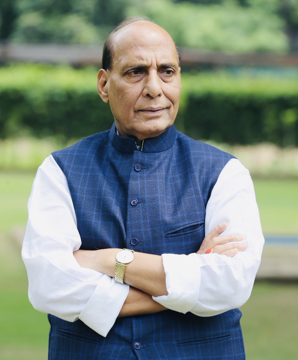 BansuriSwaraj's tweet photo. भारत सरकार के रक्षा मंत्री आदरणीय श्री @rajnathsingh जी को जन्मदिवस की अनेकानेक शुभकामनाएँ एवं बधाई । 

सादगी, दृढ़ नेतृत्व और राष्ट्रसेवा के प्रति आपका समर्पण हम सभी के लिए प्रेरणास्रोत है।ईश्वर से आपके उत्तम स्वास्थ्य, दीर्घायु एवं निरंतर राष्ट्रसेवा की कामना करता हूँ। https://t.co/WxfJGGaGtv
