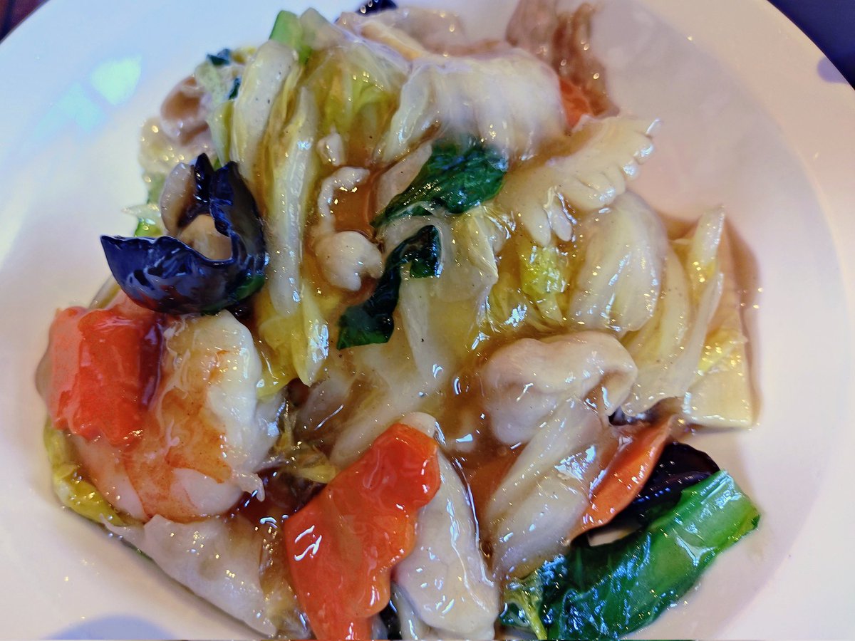 Mac360ki's tweet photo. ランチは職場近くの中華🇨🇳
名古屋お得意の麺飯セット😋 https://t.co/7Op4WJJ5oz