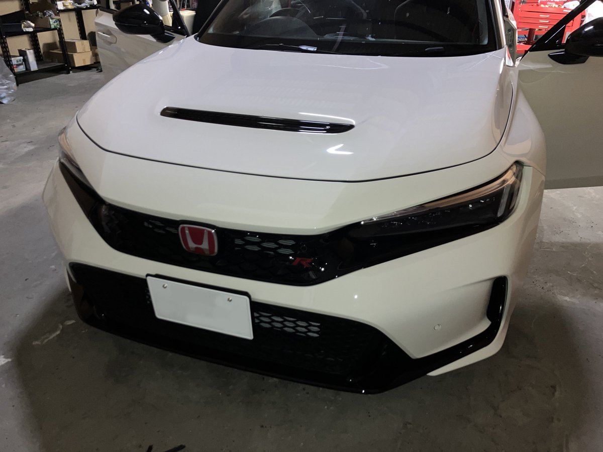 MKJP_DVD's tweet photo. ＼ FL5 シビックタイプR メンテナンスDVD 製作始動！ ／

愛車は自分の手で触りたい、傷をつけずにカスタムしたいFL5オーナー必見の1本を仕込んでいます。ディーラーに頼むと工賃がかかる「あのパーツ」の脱着も、動画で見れば一発で解決。DIY初心者でも迷わないクオリティで仕上げています！撮影中の裏側や、収録予定のメニューも順次公開していきます。お楽しみに！

#FL5 #シビックタイプR #DIY #MKJP