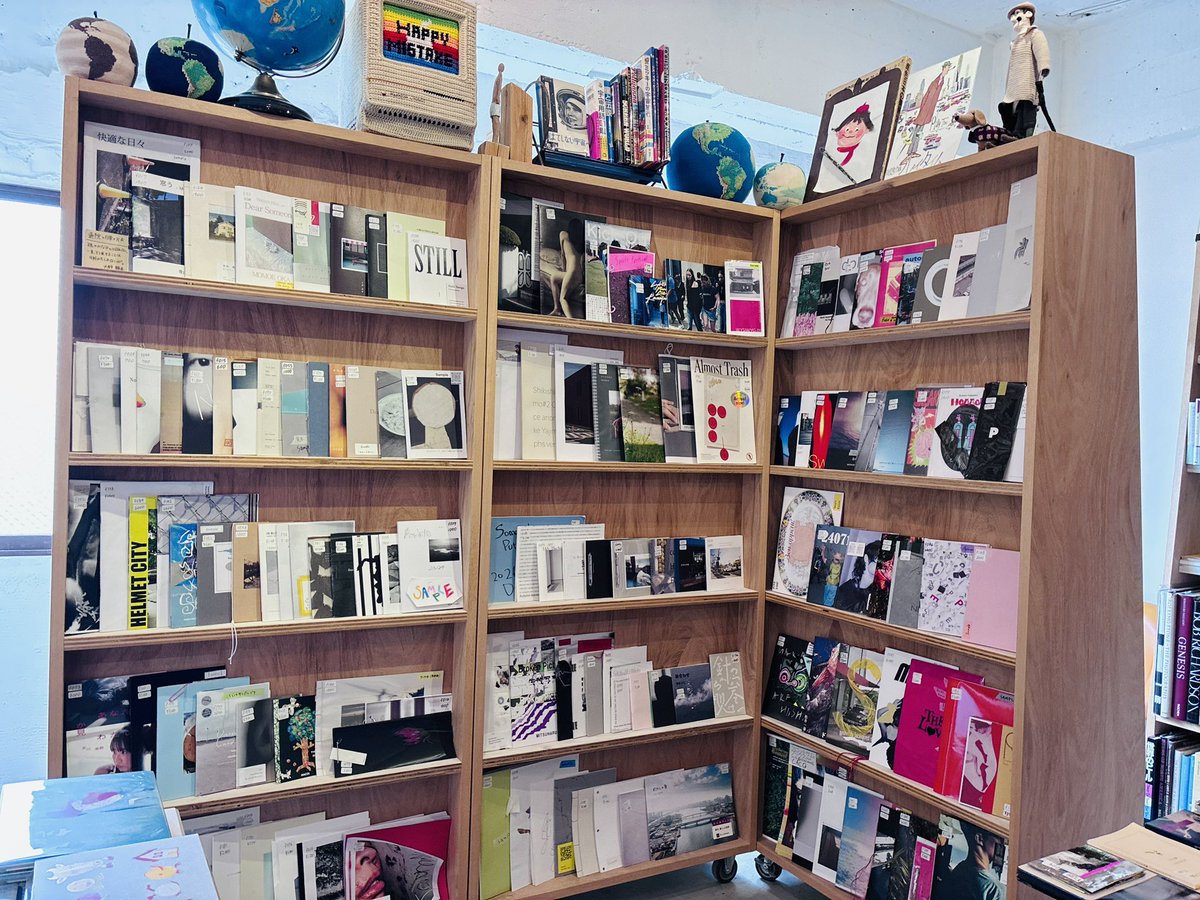 honno_wadachi's tweet photo. 本日も13時より"轍"を描いています。
「ZINES TOUR 2026」が開幕。国内のみならず海外のアートブックも広く取り扱う東京のflotsam books（フロットサムブックス）さんが主催するZINEのEVENTが今年も当店にやってきました。 https://t.co/sIo5mmJOrs
