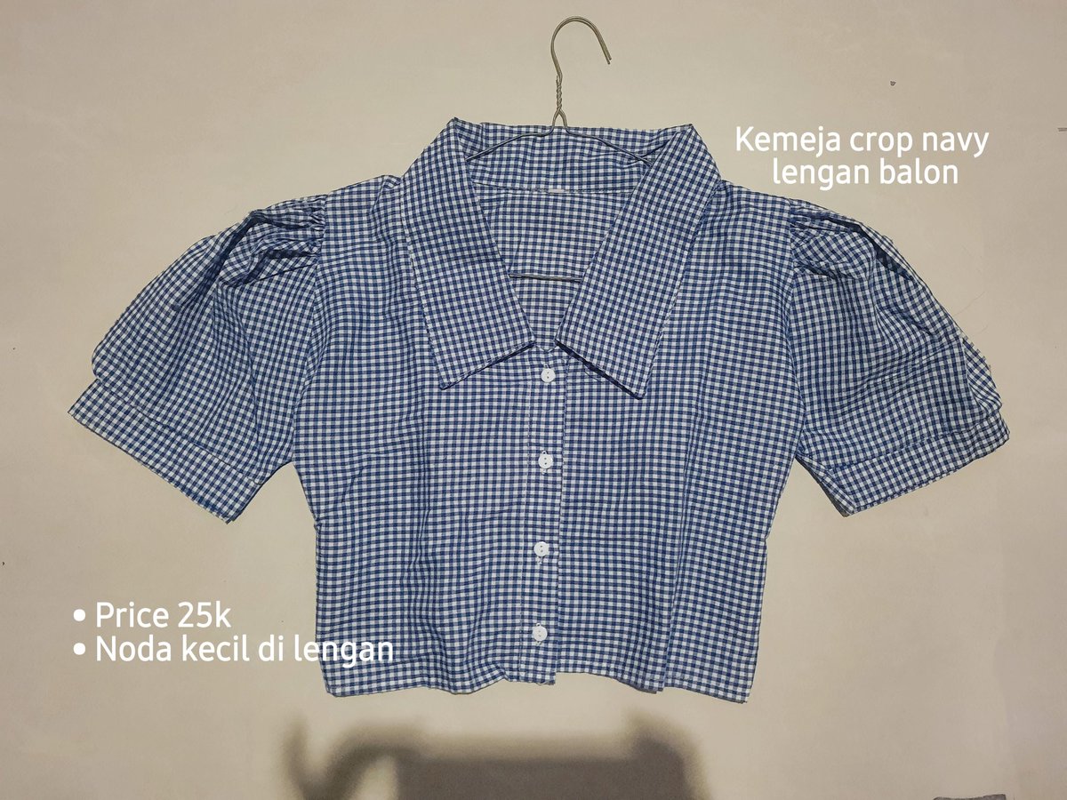 s00xxz's tweet photo. @inisihgabut cardigan rajut crop sama kemeja cropnya kaak, jarang banget dipake kondisi masi bagusss, bisa 🍊 yaaah
- detail by DM yahh 🫰🏻 https://t.co/5YDvZ5qPTe