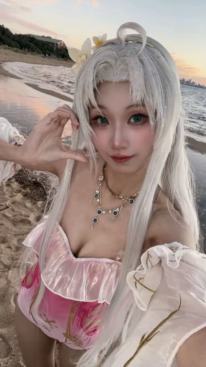 kawa__cos's tweet photo. 「モンテリファミリーの次女。優れた審美眼を持つ投資家。」

#cosplay #コスプレ 
#鳴潮 #wutheringwaves #珂萊塔 https://t.co/h14k9oAiG8