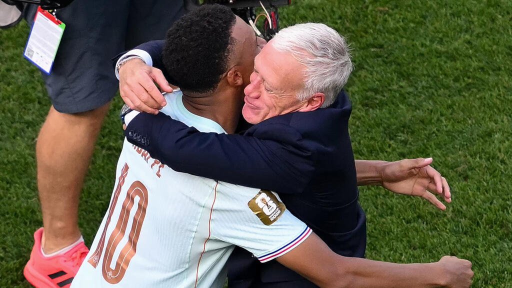 TouchlineX's tweet photo. 🚨🗣️ Didier Deschamps: "Many people think Kylian Mbappé is some sort of dictator, but as a captain he is a role model."

"He demonstrates this with all he does on the pitch, and especially with his goals." https://t.co/9y2OETI4Xm