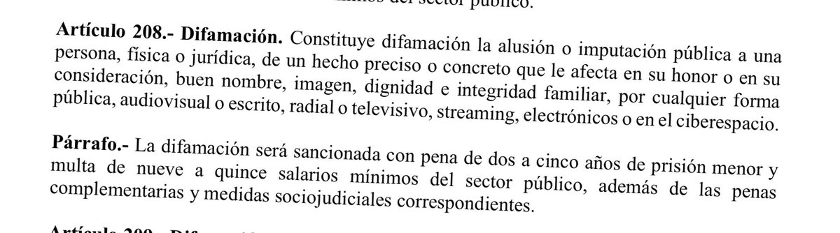 madamesaga's tweet photo. Este código penal es en esencia el mismo texto desde hace 20 años, pero lo de la prisión por difamación no estaba, eso lo metieron ahora. #OJO 

Antes y Ahora 👇🏽👇🏽 https://t.co/sQvD5J5bqh