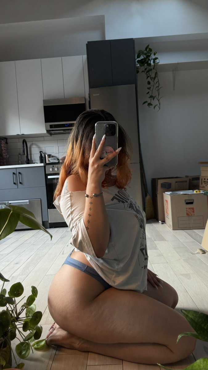 ucanthandlemiax's tweet photo. finally took pics in my new place https://t.co/hEfyxmMldE
