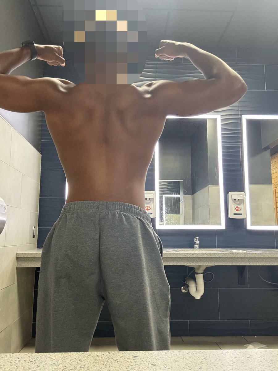 Mask3dMiles's tweet photo. Some gym pics while I think of some new content https://t.co/TZSLKbDM0r