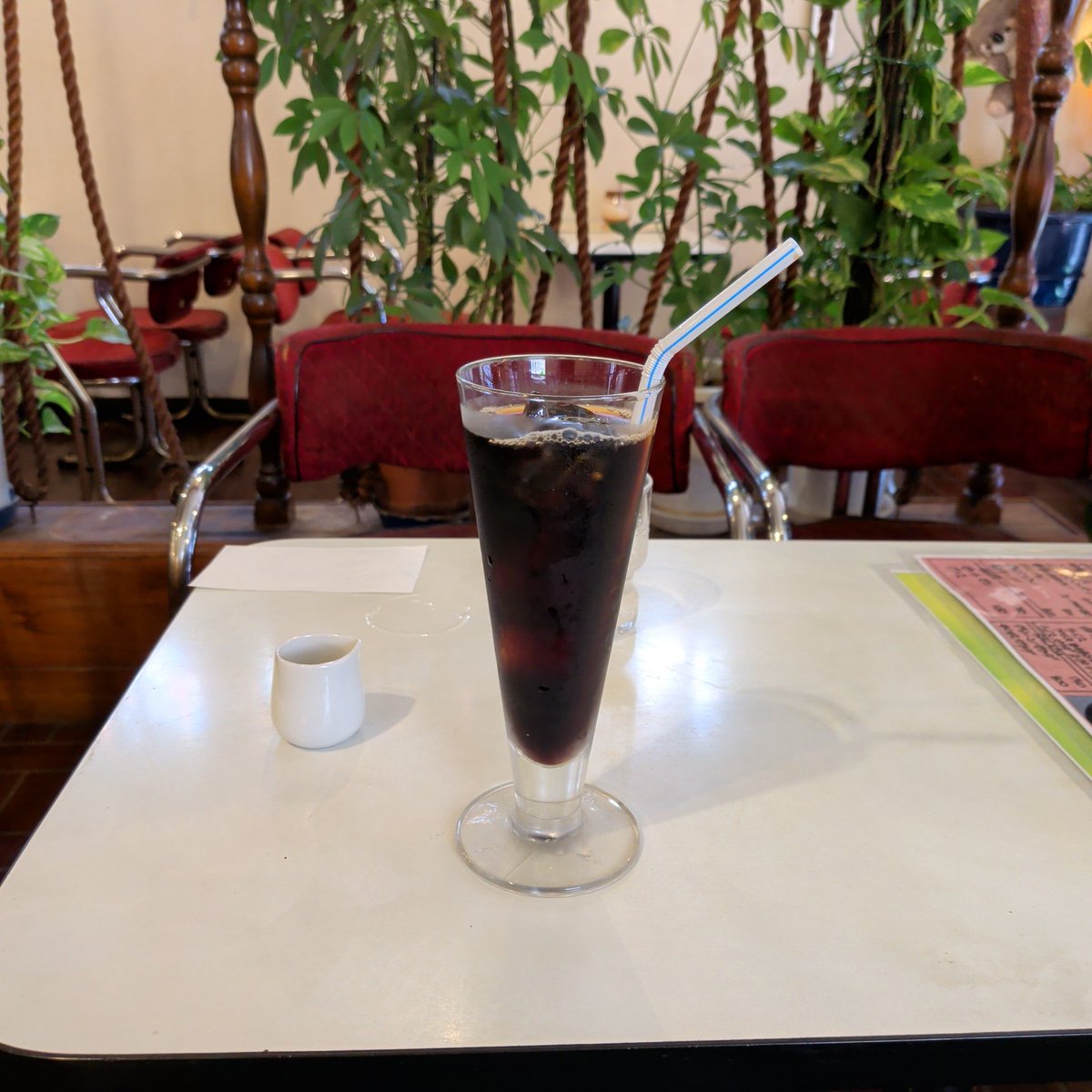 YOSHIMASAFUKUSH's tweet photo. 夏のレトロ喫茶店 https://t.co/xnI7KauWsJ