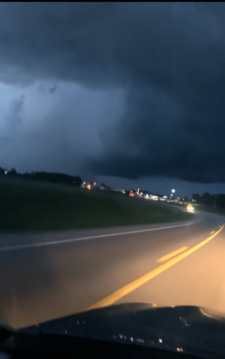 LoganFrey8's tweet photo. Got to watch this thing die, but at least this time it was only 30 min from home. #wiwx https://t.co/0RrmtJQd0A