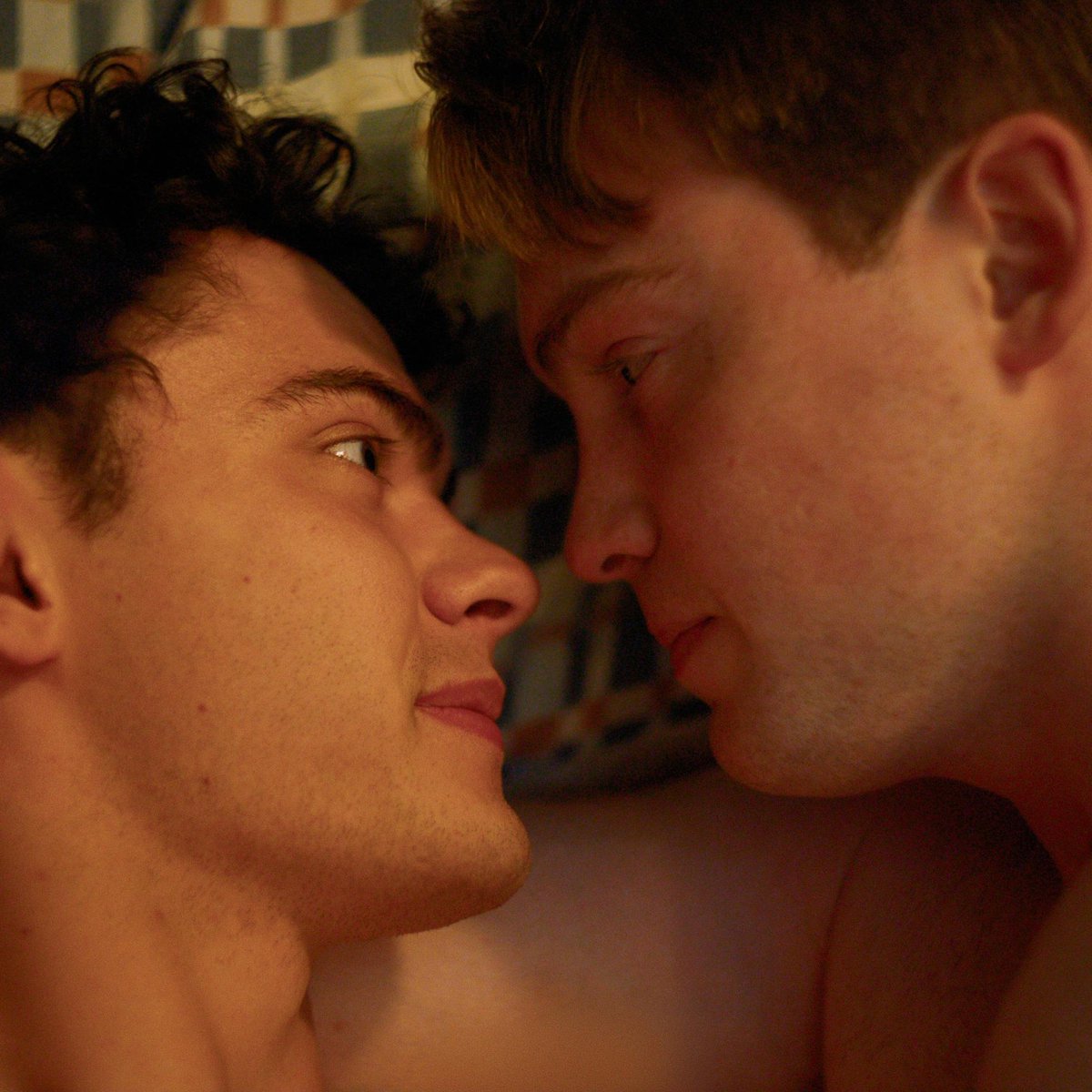 dailyjlocke's tweet photo. 🚨 "heartstopper forever" spoilers #heartstopperspoilers 🚨

the characters have aged with the actors. while the film is not quite at euphoria levels of debauchery, there’s a lot more sex. “if i’d had my way, i would have had nick and charlie cheating on each other and doing all those stupid things,” laughs kit connor. “because young people do that and don’t necessarily need to be villainised for it. heartstopper forever takes a step in that direction of not being so rose-tinted about being human.”

in an early scene, the pair engage in sexual activity on a pier, while there are also scenes of mutual masturbation. “it’s a line that you have to walk: ‘how far are we going to take this?’” says connor. “but at the end of the day, it did feel like these two guys are really attracted to each other at the age where they probably would have been doing it.”

joe locke adds: “it would be weird if we hadn’t shown it. just because our show is a more earnest version of a queer representation doesn’t mean that sex [shouldn’t be shown]. it’s still a big thing for anyone in the world.” that the characters are in love is an added bonus, locke says, but it’s not about valorising monogamy. “i don’t think heartstopper is ever trying to say anything bad about casual sex,” he says with a shrug. “it’s just nice to see two boys in love.” the act of filming those scenes is something they’re still not used to, however. “in a silent room with lots of middle-aged men,” laughs connor. locke adds: “a camera right next to your face while you’re wearing a cock sock.”

🔗: https://t.co/3MpV2TKCIt