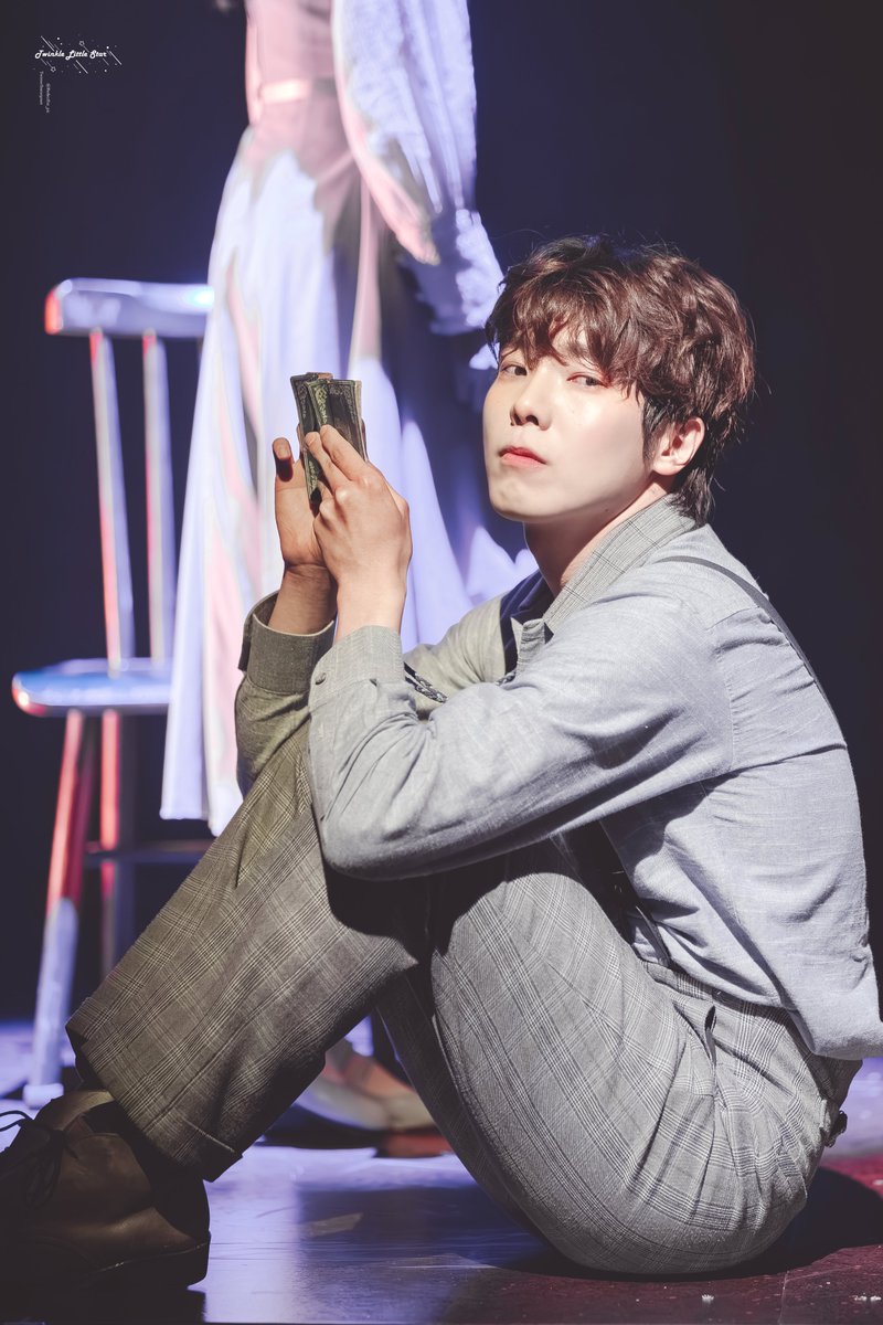 PerfectFor_pic's tweet photo. 260709 블랙메리포핀스🪑💙
스페셜 커튼콜 :: Silent Wednesday🕰️

요나스 | 조성필 배우님

#블랙메리포핀스 #조성필 #요나스 #필나스 https://t.co/9GNkOBni0G