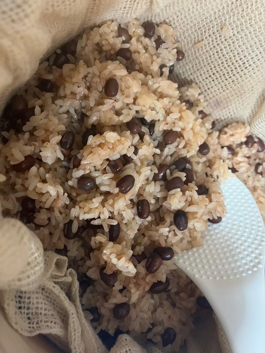 RacoonYuko's tweet photo. 本日19時からお話させて頂くビデオサロン　ウェビナーの講座で、試行錯誤したVIVANTのお赤飯のお話もさせて頂きます。
よろしくお願いします。
#videosalon 
 #vivant 
#お赤飯
#映像制作 https://t.co/bIz3Lk9qbh