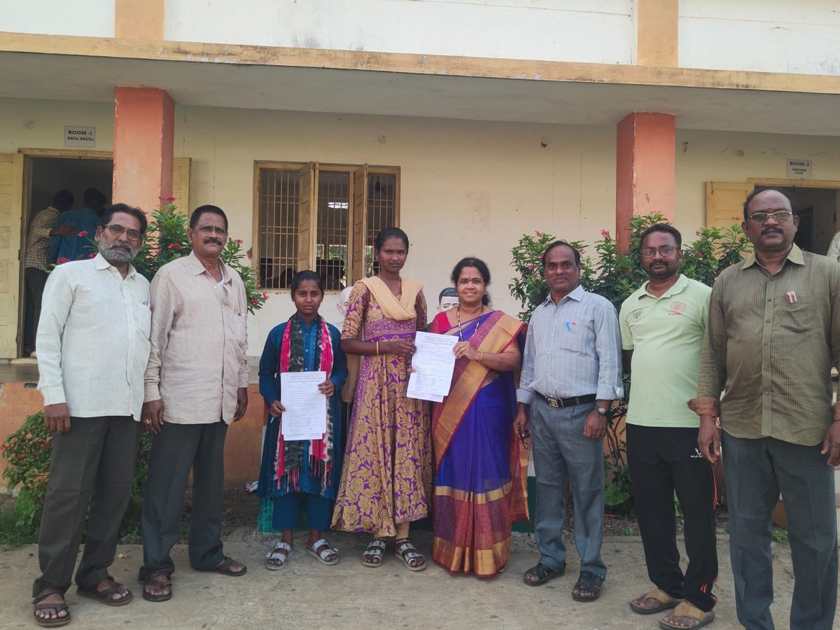 sreekanth324's tweet photo. పిఠాపురం ఎమ్మెల్యే, ఆంధ్రప్రదేశ్ ఉప ముఖ్యమంత్రి శ్రీ @PawanKalyan గారికి హృదయపూర్వక కృతజ్ఞతలు. 

మీ ప్రత్యేక చొరవతో ఉప్పాడ–కొత్తపల్లి ప్లస్ స్కూల్‌కు CEC విభాగంలో సిబ్బంది కేటాయింపు జరిగి, నియామక ప్రక్రియ ప్రారంభమైంది.

మూలపేట పాఠశాల తరహాలోనే ఉప్పాడ–కొత్తపల్లి ప్లస్ స్కూల్ కూడా రాబోయే రోజుల్లో ఆదర్శ ప్రభుత్వ విద్యాసంస్థగా ఎదిగి, విద్యార్థులకు నాణ్యమైన విద్యను అందించాలని ఆకాంక్షిస్తున్నాం.