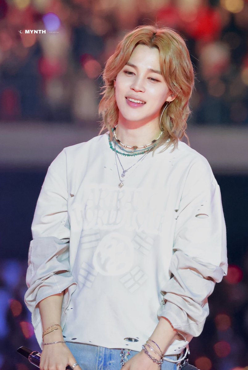 Filter__951013's tweet photo. The Madonna's Smile·͜·♡

 #JIMIN  #지민 https://t.co/D92OO9PwGq
