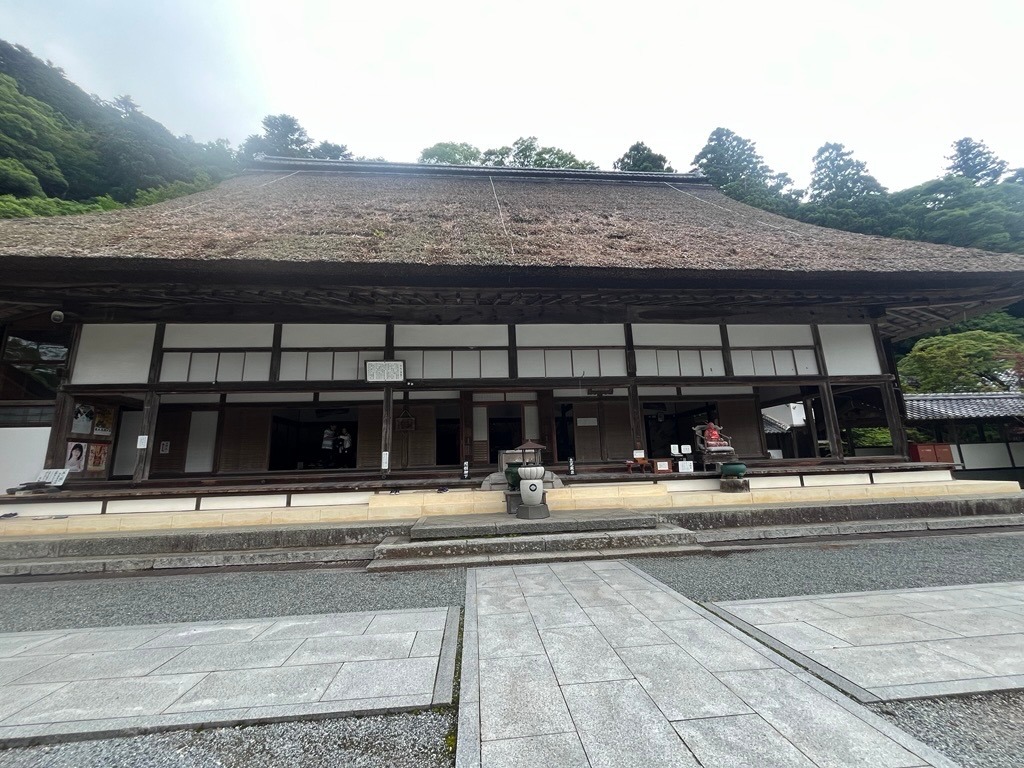 JAMJAM_LINER's tweet photo. 新緑の #青もみじ の時期もおすすめ🌳
#永源寺 ツアーに行ってきました🚌
秋のような混雑がないので、禅寺らしい閑寂さをより感じました😌
石段の途中には #十六羅漢 や #眼鏡地蔵 を発見👀
https://t.co/jFHr42mjzW https://t.co/FFVgrNiM41