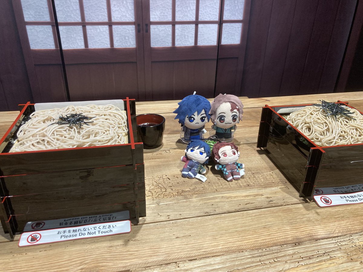bobotyan16's tweet photo. ヤーに嗅ぎつけられないようブツの写真は載せませんが🎴ガラで一番欲しかった賞をGET出来たのでわたくしの追憶は終了です！✨️
蕎麦屋の写真も無事撮れたし、楽しかった〜☺️💙💚 https://t.co/KLB4kDGhqa