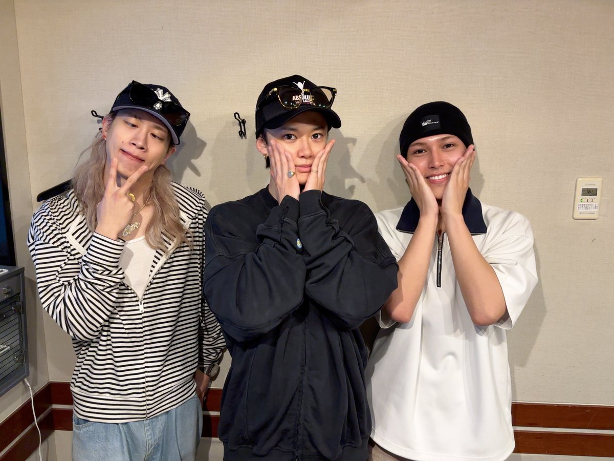 NoBUDDiiS_TFM's tweet photo. TOKYO FM 「No BUDDiiS」
この後21:00から!!!

⭐️ #FUMINORI #KEVIN #MORRIE がお届け!
ラーメン屋で聞いているそこのあなたに！🍜
FUMINORIが言葉を贈ります💝

📻ぜひお聴きください！
https://t.co/PzurG4co68

#TOKYOFM
#ノーバディーズ
#BUDDiiS @buddiis
#バディナー https://t.co/HMjDBkpq4D
