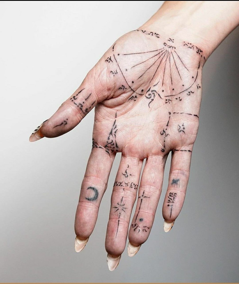 ghostinmypocket's tweet photo. Something unhinged I use to do whenever I felt overwhelmed with summer boredom (and ugly emotions) was put ink in the freezer and then spend an hour drawing on my hands https://t.co/Fd2jOo3K5W