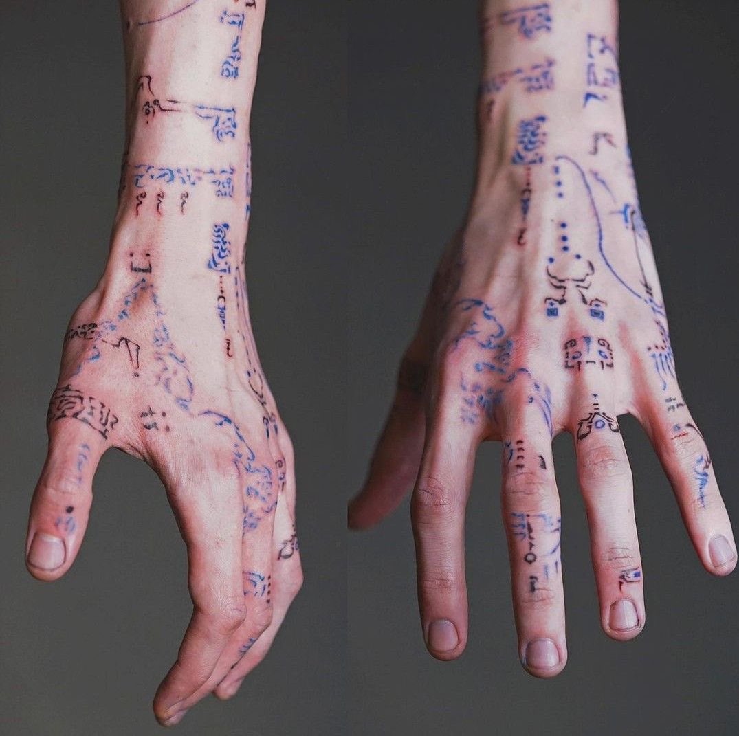 ghostinmypocket's tweet photo. Something unhinged I use to do whenever I felt overwhelmed with summer boredom (and ugly emotions) was put ink in the freezer and then spend an hour drawing on my hands https://t.co/Fd2jOo3K5W