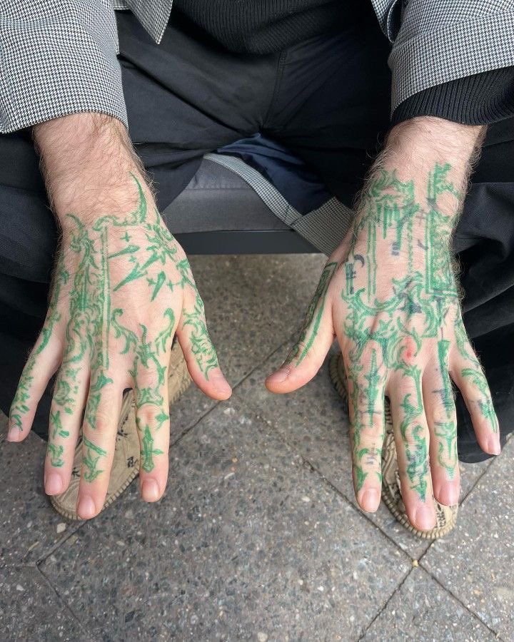 ghostinmypocket's tweet photo. Something unhinged I use to do whenever I felt overwhelmed with summer boredom (and ugly emotions) was put ink in the freezer and then spend an hour drawing on my hands https://t.co/Fd2jOo3K5W