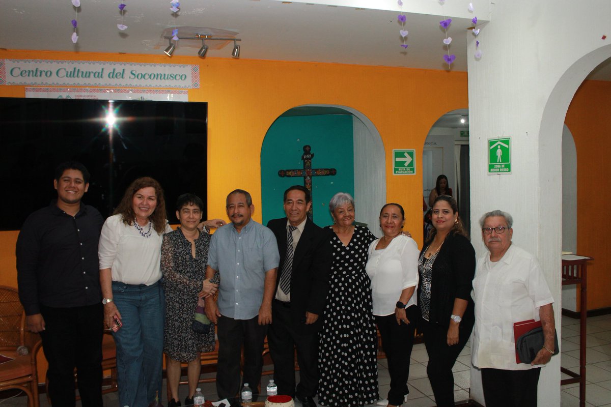 _ramonsanman's tweet photo. Agradezco a la Fundacion Cultural Corona Rodas A.C. por ver en mí el perfil idóneo para otorgarle el Reconocimiento al Mérito Joven, en su 4a. Entrega de Reconocimientos Chiapas 2026. https://t.co/jNUKiwRoTJ