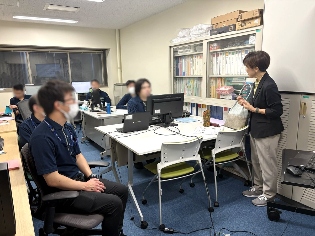 ossopd_ku's tweet photo. PC研修を受ける吉田、宇治の室員の様子です✨
 #障害者雇用 #PC研修 https://t.co/947pZ3TOnc