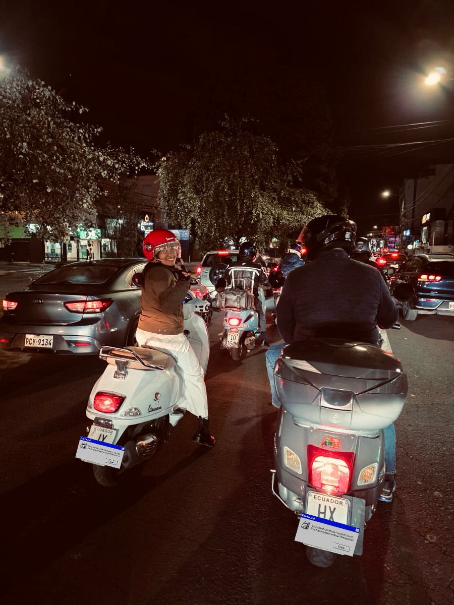 natalarc's tweet photo. Un jueves de salir a chismear en vespa con tus amigos que te triplican la edad, recomendado. https://t.co/6GyV17rxZb