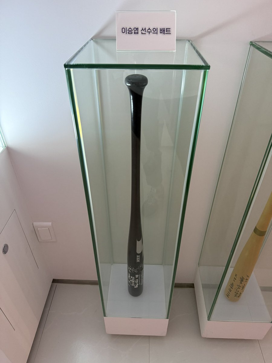 RyuRamone's tweet photo. 無料で楽しめるものを血眼で探している。KBSの見学、予約していなかったけれど大丈夫だった。スマホで日本語ガイド完備されていた https://t.co/lq3z1e6rYi