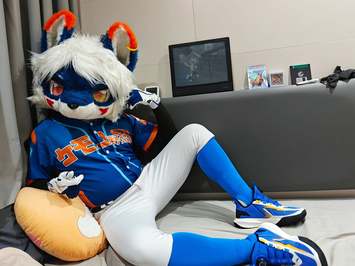 KumiFox's tweet photo. #FursuitFriday  ///  庫   米 ///
———————————— 🦊
这周末法棒球服的毛五好多哦
 丨- 『⚾ ✓』
📸：@WOLFN42_CN https://t.co/Htk8EKCNWa