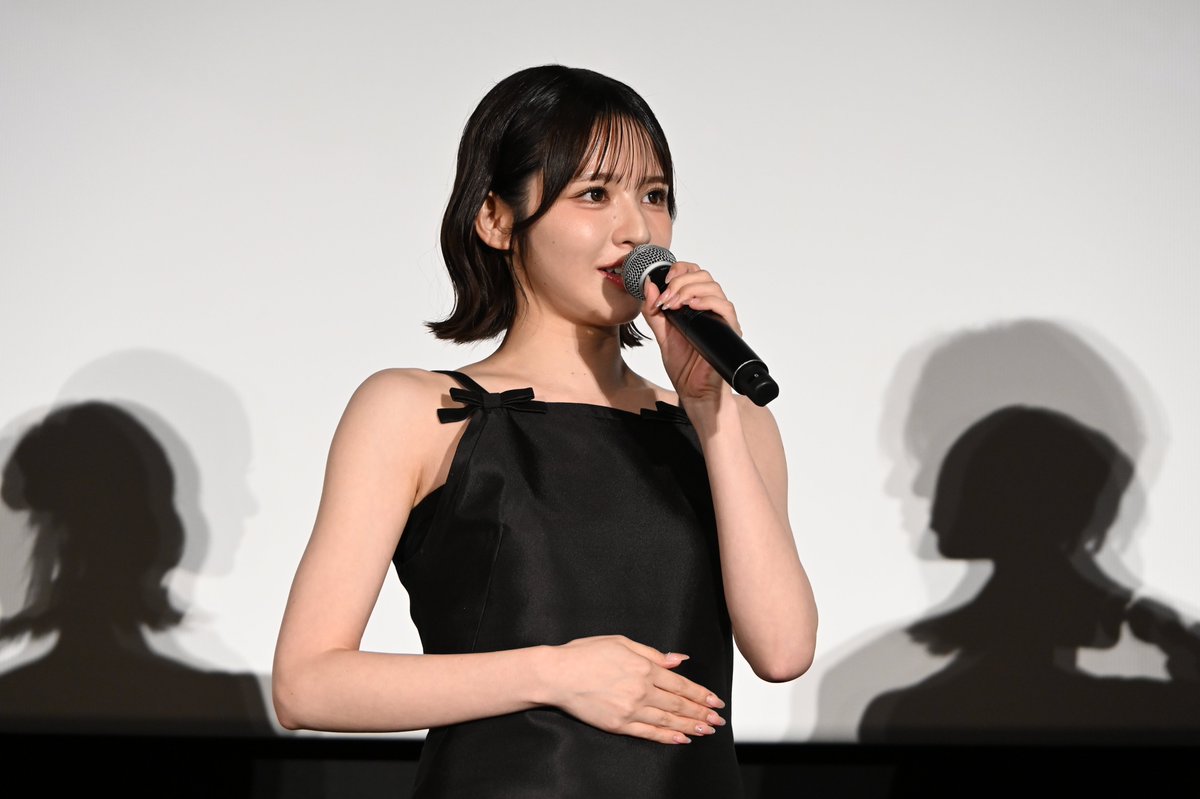 darekasan_asobo's tweet photo. ／
　映画『#だぁれかさんとアソぼ？』
　初夏の渋谷＆丸の内が熱“恐”！
　完成披露イベントオフィシャルレポート到着！
＼

7月9日(木)に開催されたイベントに、
主演の #鎮西寿々歌 さん(#FRUITSZIPPER)ら
豪華キャストが登壇✨

渋谷の階段セレモニーでは劇中の呪いの遊びに
ちなんで「絶対にやってはいけないけれど
やってみたいこと」を登壇者が
カセットレコーダーに吹き込んで発表😱

満員御礼の舞台挨拶では、ホラー初挑戦の
鎮西さんが「“可愛い”を封印するのが大挑戦
だった」と語ると、清水監督も「現場が明るく
なる」とアイドルの輝きを絶賛！

詳しいレポートはこちらから👇
https://t.co/cJONlsV1jn

監督いわく「現代のSNS社会に通じる恐怖」を
描いた、本作の公開は2週間後！

公開をお楽しみに！

7月24日(金)全国公開🎬
