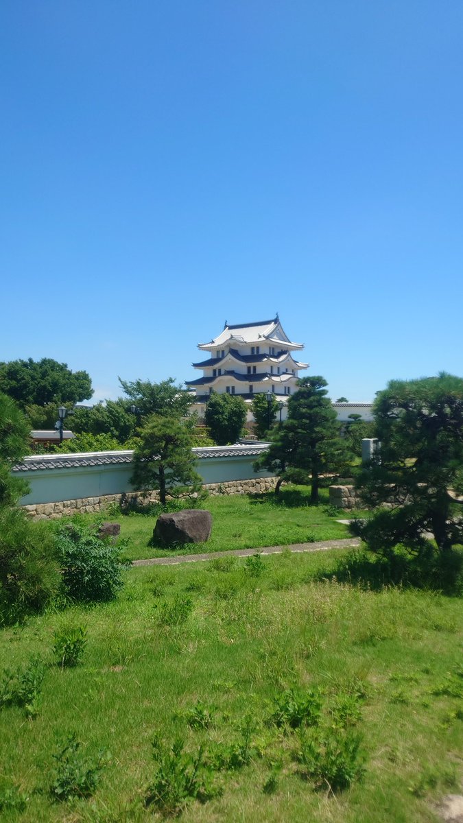 ST_SilverAge's tweet photo. もしもしわたしメリーさん、今あまがさき城にいるの。なりきりゾーンの忍び服がwww https://t.co/IHxTJHC0zb