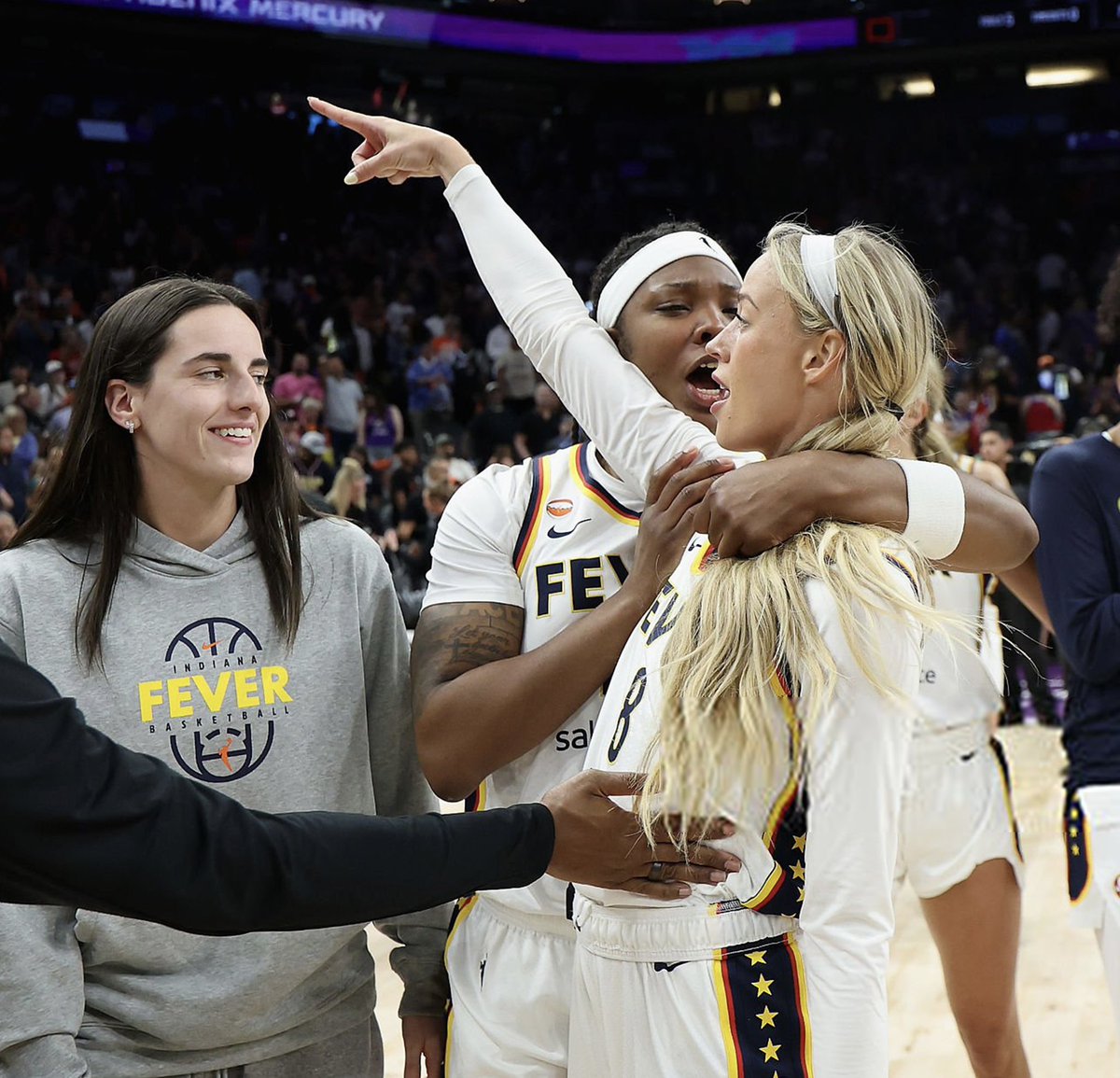 SnapshotKyle's tweet photo. Sophie Cunningham had a message for the Mercury fans after the game 🫵🏾 

Caitlin Clark can’t help but smile 😂 https://t.co/iPqMNaMDOS