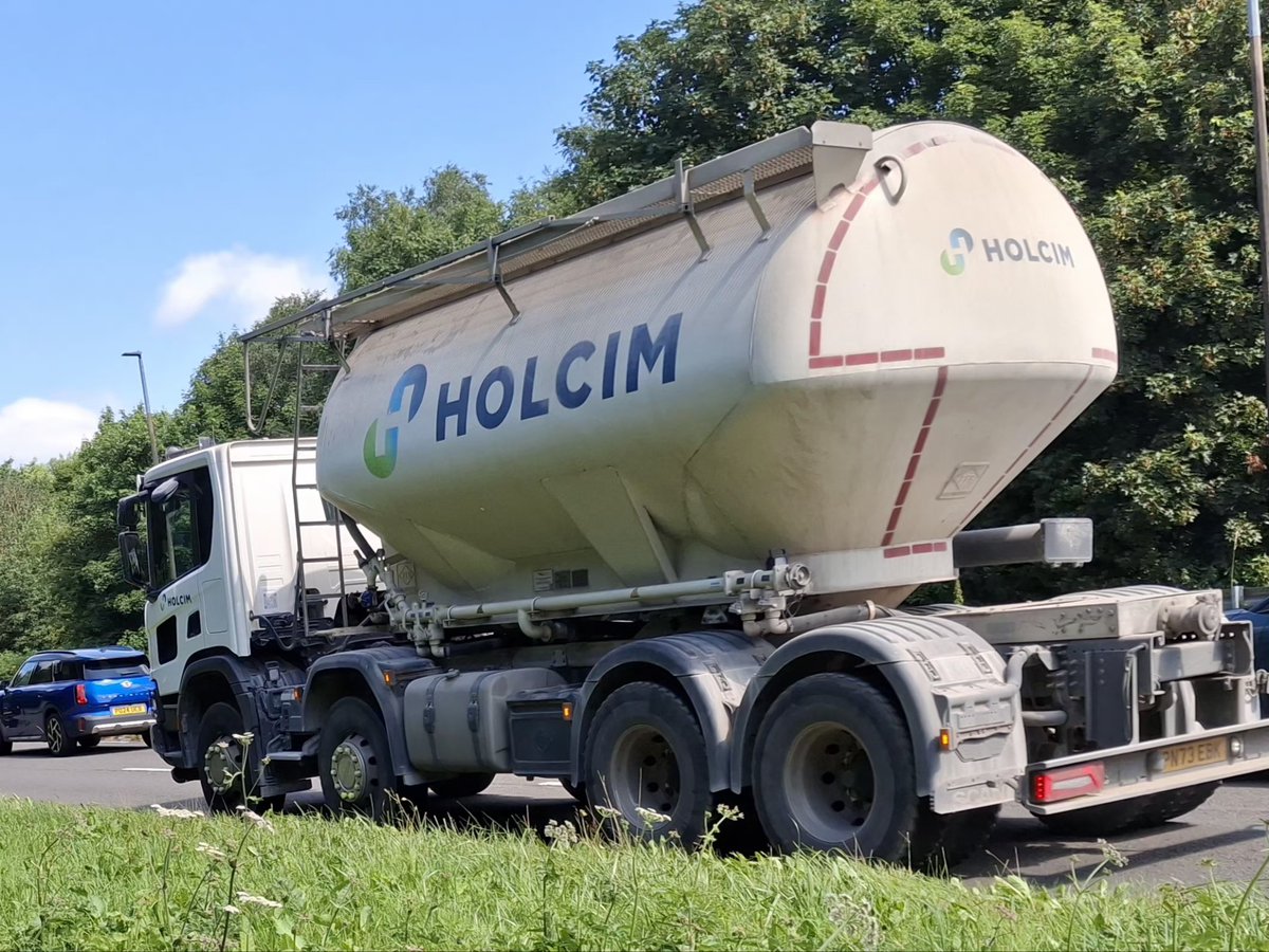CAYMUSOCAUGHEY's tweet photo. @CAYMUSOCAUGHEY 🐦
Random Truck
#Random #Truck #Trucks #Wagon #Wagons #Lorry #Lorries #Vehicle #Vehicles #Traffic #Road #Roads #DualCarriageway #Traffic #LittleThingsMatter #TrucksOfTwitter #Tanker #Tankers #HOLCIM https://t.co/qLyhp8vnbx