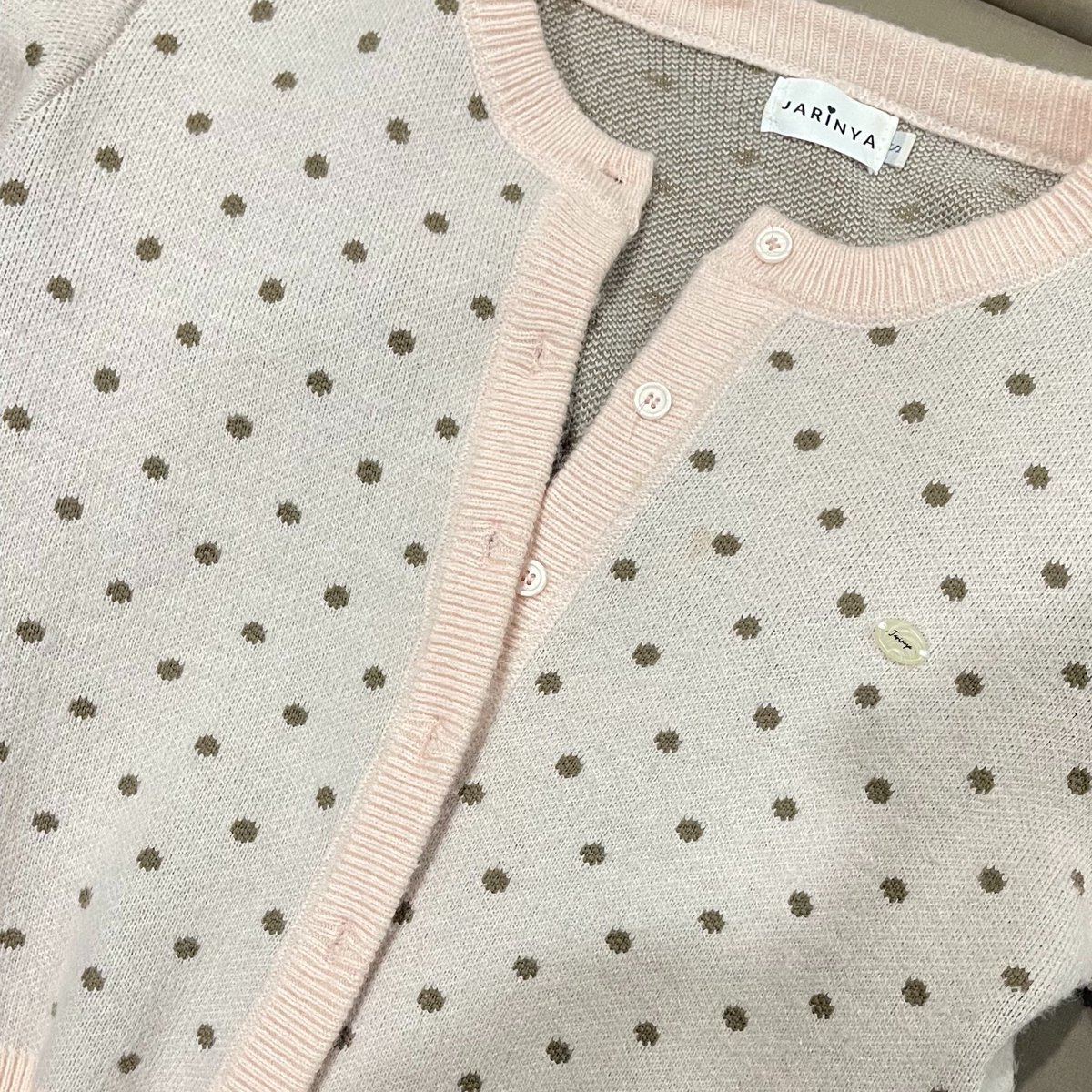 miemienicha's tweet photo. ส่งต่อ cardigan Jarinya size s คับ ไม่เคยใส่ 200 #ส่งต่อเสื้อผ้า #ส่งต่อเสื้อผ้ามือสอง #เสื้อผ้ามือสอง #ส่งต่อcintage #ส่งต่อstylist #ส่งต่อbeming #ส่งต่อduex #fส่งต่อeelfree #ส่งต่อsistersfabric https://t.co/Uc0nT74te1
