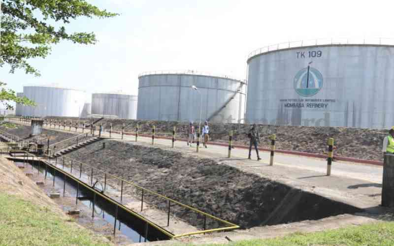 Hunter54Fm's tweet photo. @anthony_kerui Celebrating Dangote when our own Changamwe refinery is dead. Love your country first. Investors, just like visitors will always come. Why not use the Ksh 100B from KPC sale to upgrade Changamwe Refinery https://t.co/IbD6MF5FAB