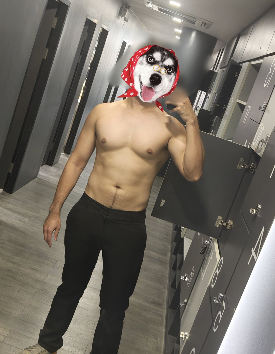 Black_ck2244's tweet photo. เสร็จงาน ไม่มีแฟนให้ไปหา ก็ไปยิม
#jettsthailand #seana #gyms https://t.co/ptNJZudClg