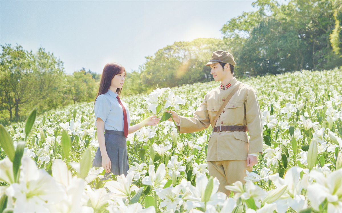 oricon's tweet photo. 映画『あの花が咲く丘で、君とまた出会えたら。』
リバイバル上映決定🎬️

◽️7/24～期間限定
◽️本編終了後には続編の冒頭8分を特別上映
https://t.co/7MDoRezPSX

『あの星が降る丘で、君とまた出会いたい。』
続編の完結編は8/7公開 https://t.co/7wGsnJA1d2