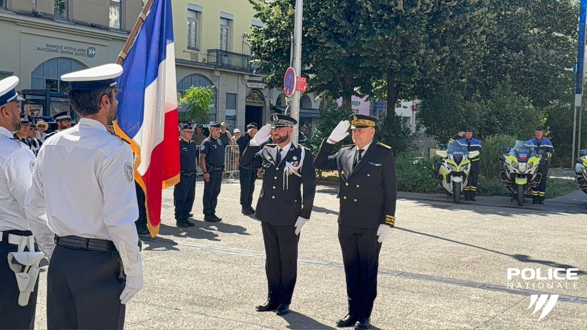 Police Nationale 42 tweet media