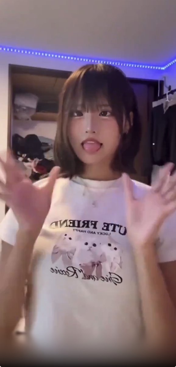 Havvayuce4's tweet photo. ななにーが頑張って下の毛を剃る配信してるのが最近流◯したらしいですが知ってる方いませんか？ 
 誰か続き貼ってください！ https://t.co/0bxkK5xE7Z